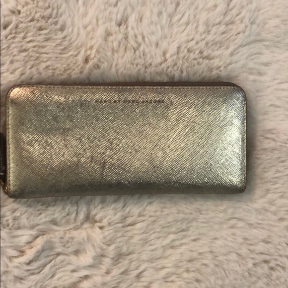 Marc By Marc Jacobs Handbags - ✨2 for 15Marc by marc jacob gold and silver wallet